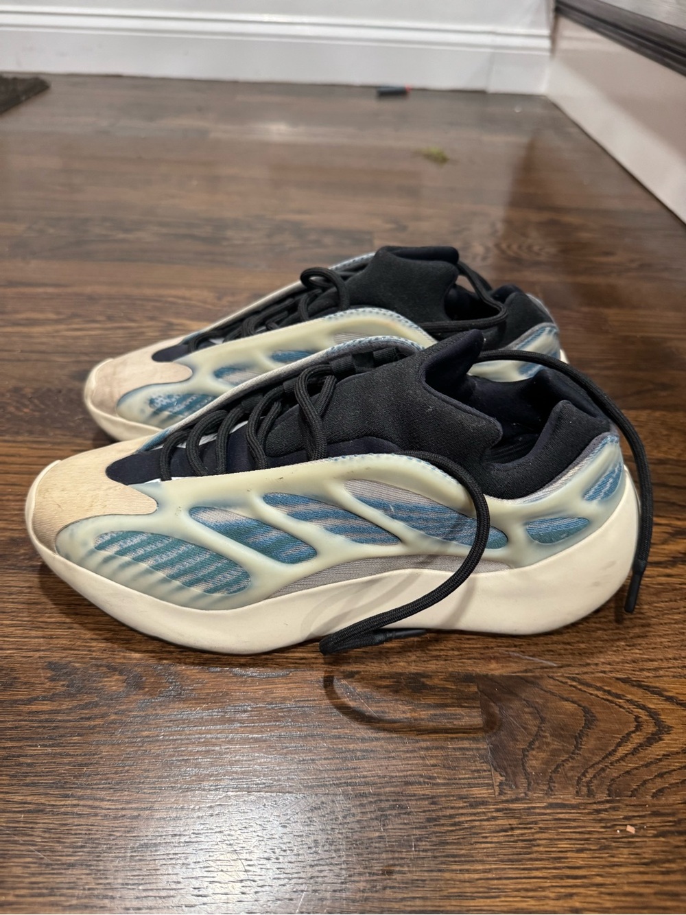Adidas Yeezy 700 V3 "kyanite"